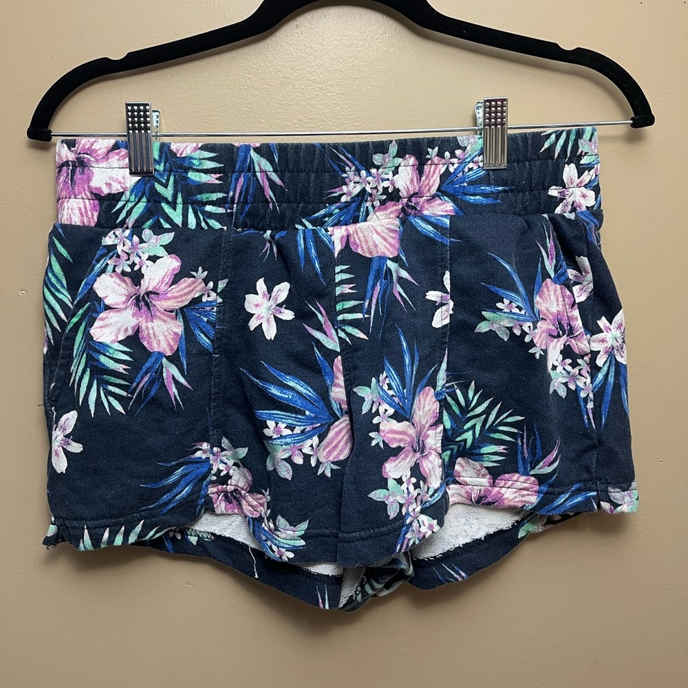 Comfy floral shorts
